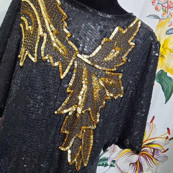 ~{Vintage}~ Silk sequined scalloped edge top. - Picture 2 of 9